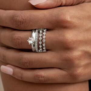 Her Royal Highness White 💍 Ring  Rhinestones
